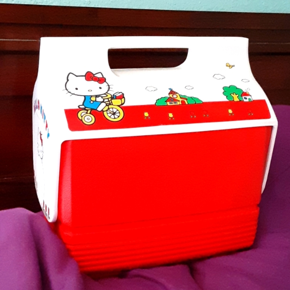 Igloo Hello Kitty red hard flip lid cooler, fits 6 pack
